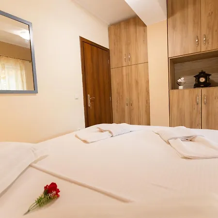 Nikorina 2 Apts Lägenhet
